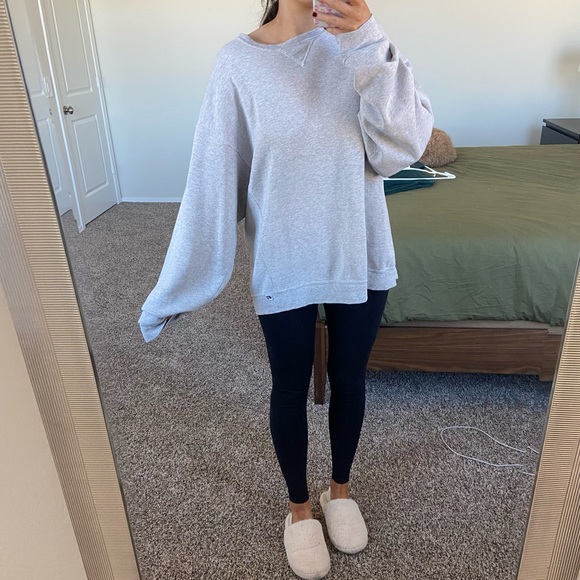 Russell Athletic Tops - Vintage Russell oversized gray crew